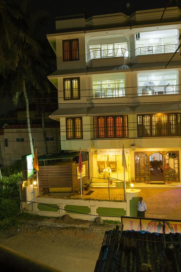 Surya Beach Resort Kovalam Exterior foto